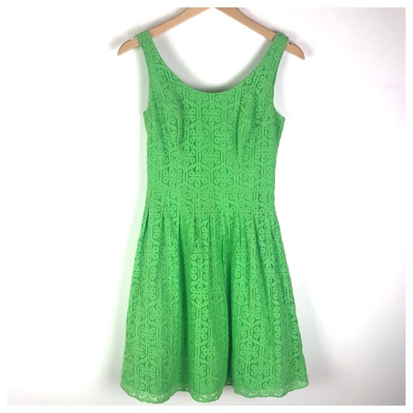 Lilly Pulitzer Dresses & Skirts - Lilly Pulitzer green eyelet dress. Size 00